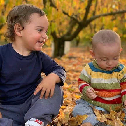 Eynar e Aren, nosos meniños